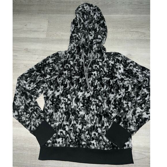 Athleta Hoodie Womens Small Black Fuzzy Furry Pullover Sweater Relaxed Sherpa - Picture 2 of 5